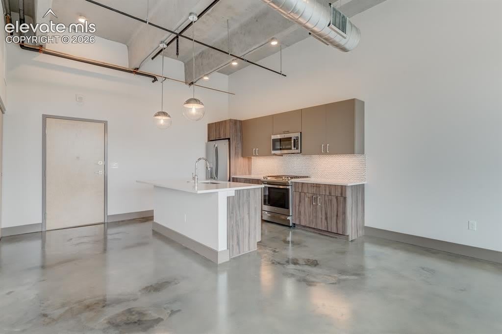 415 E Pikes Peak Avenue – photo 3