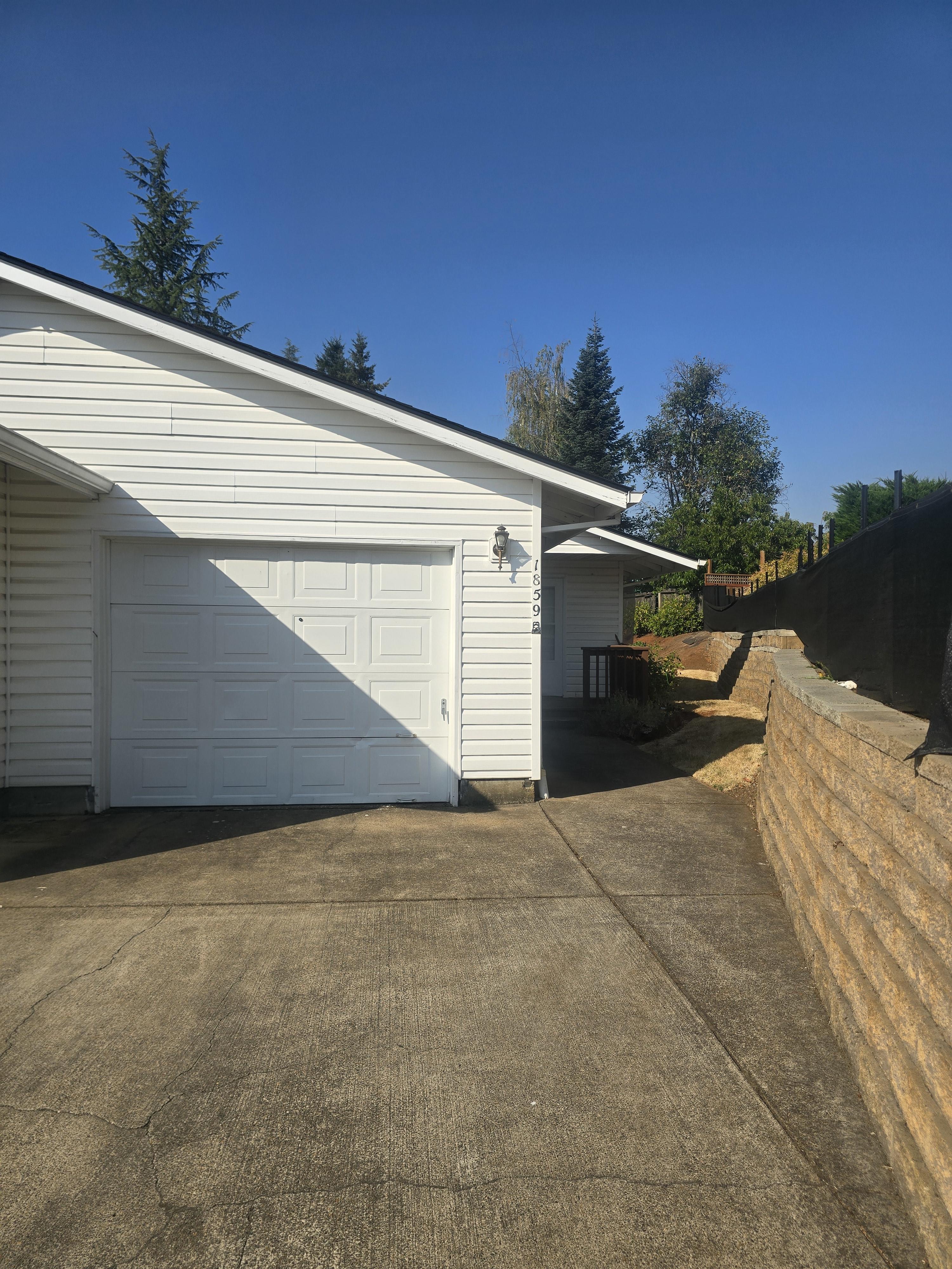 1859 Skyline Ct S – photo 1