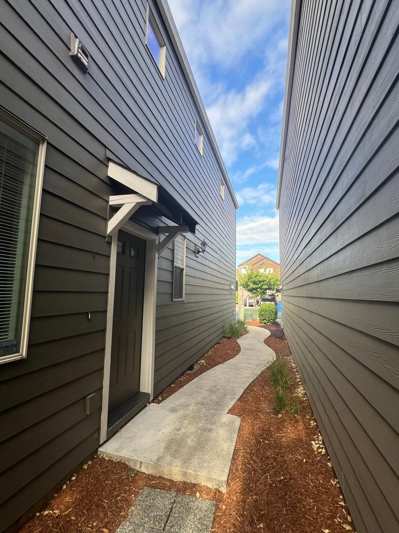 Recently Renovated Spacious 3 Bedroom Home With Fenced Yard Patio And 2 Car Garage With Move In Special – photo 2