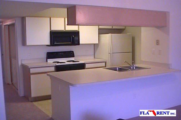 * COMING SOON! * 3 BEDROOM / 2 BATH CONDO (NEAR DISNEY!) – photo 2