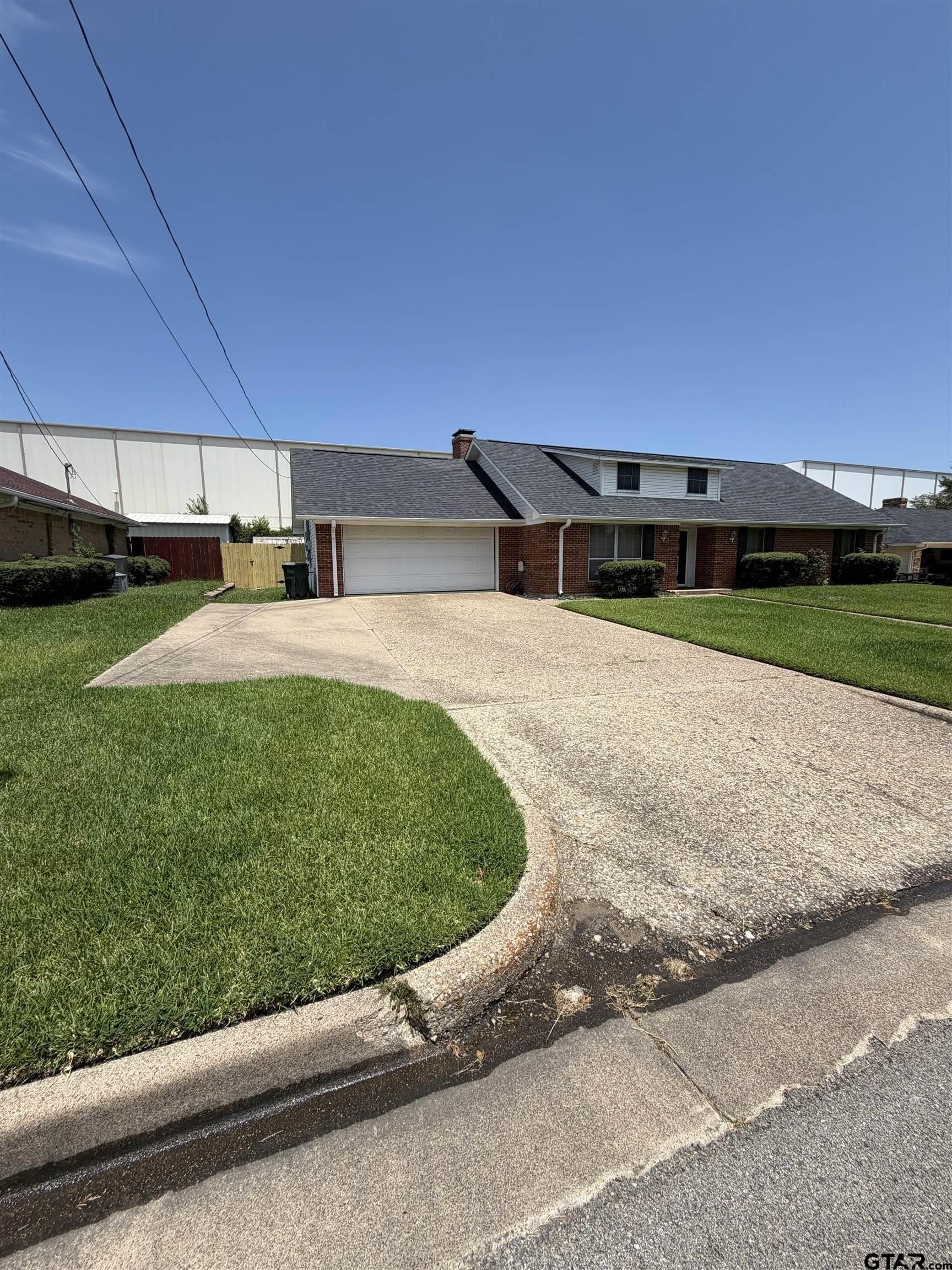 1311 Larkspur – photo 2