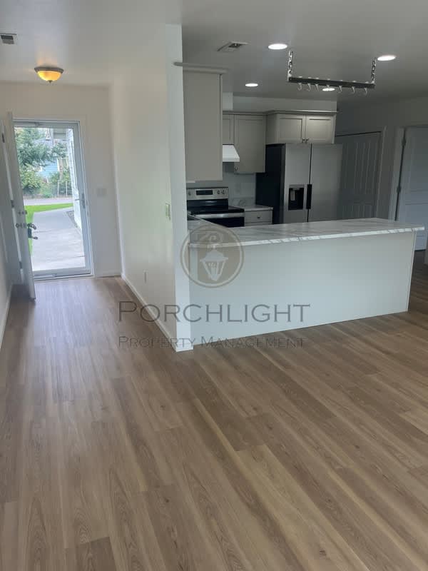 208 Noble Street – photo 3