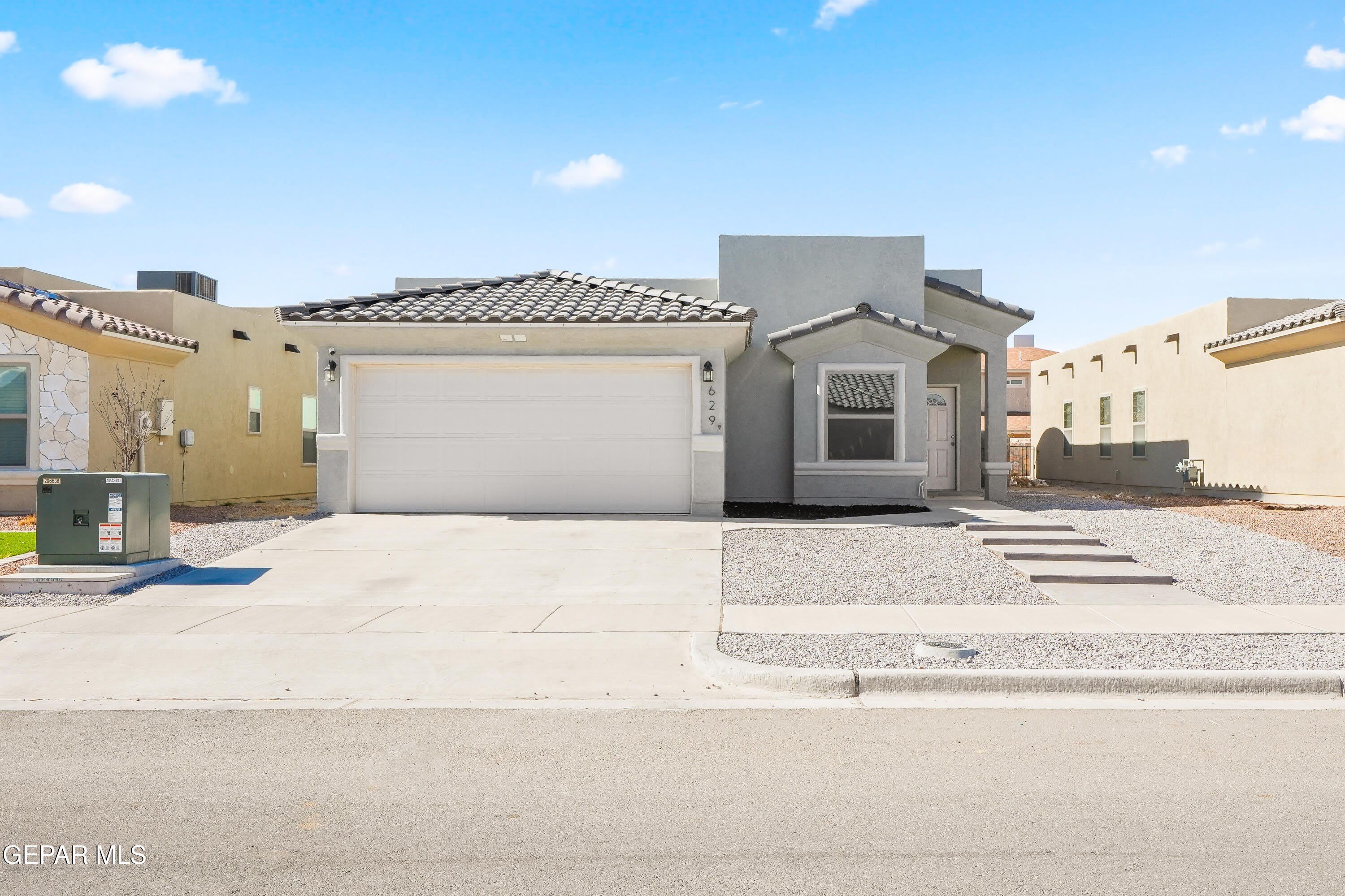 629 CEDARWOOD Avenue – photo 1