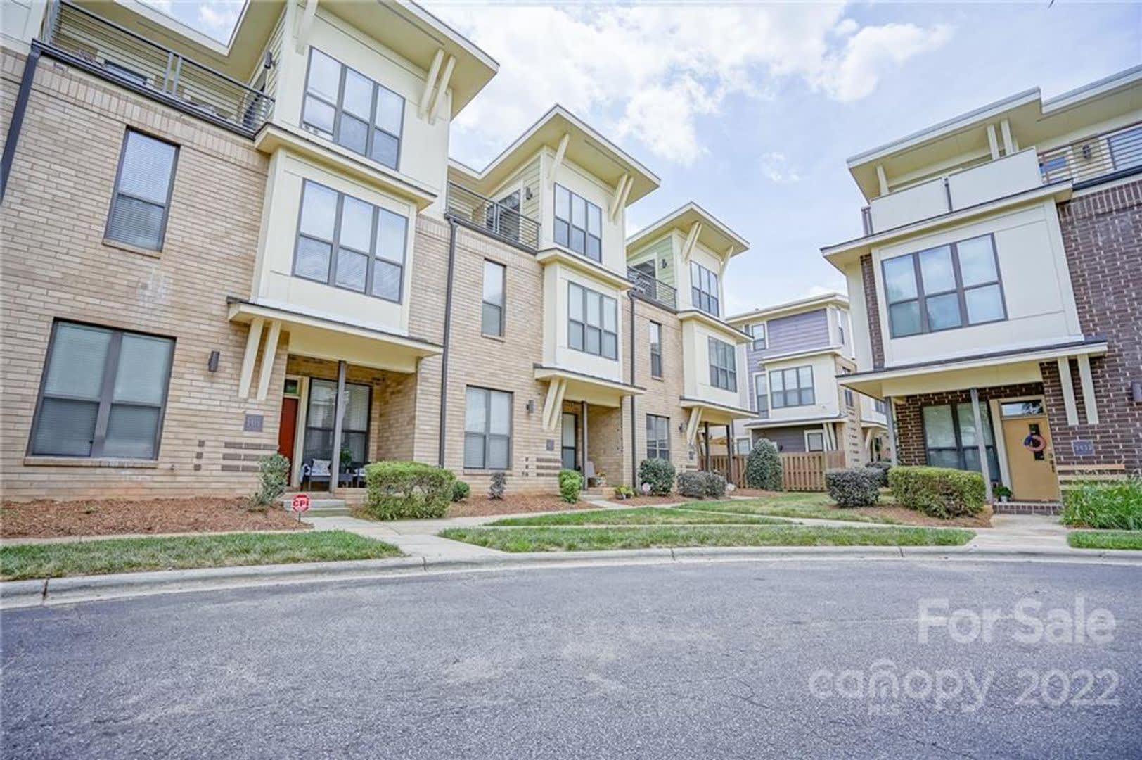 Room in 3 Bedroom Townhome at Steel Yard Ct – photo 5