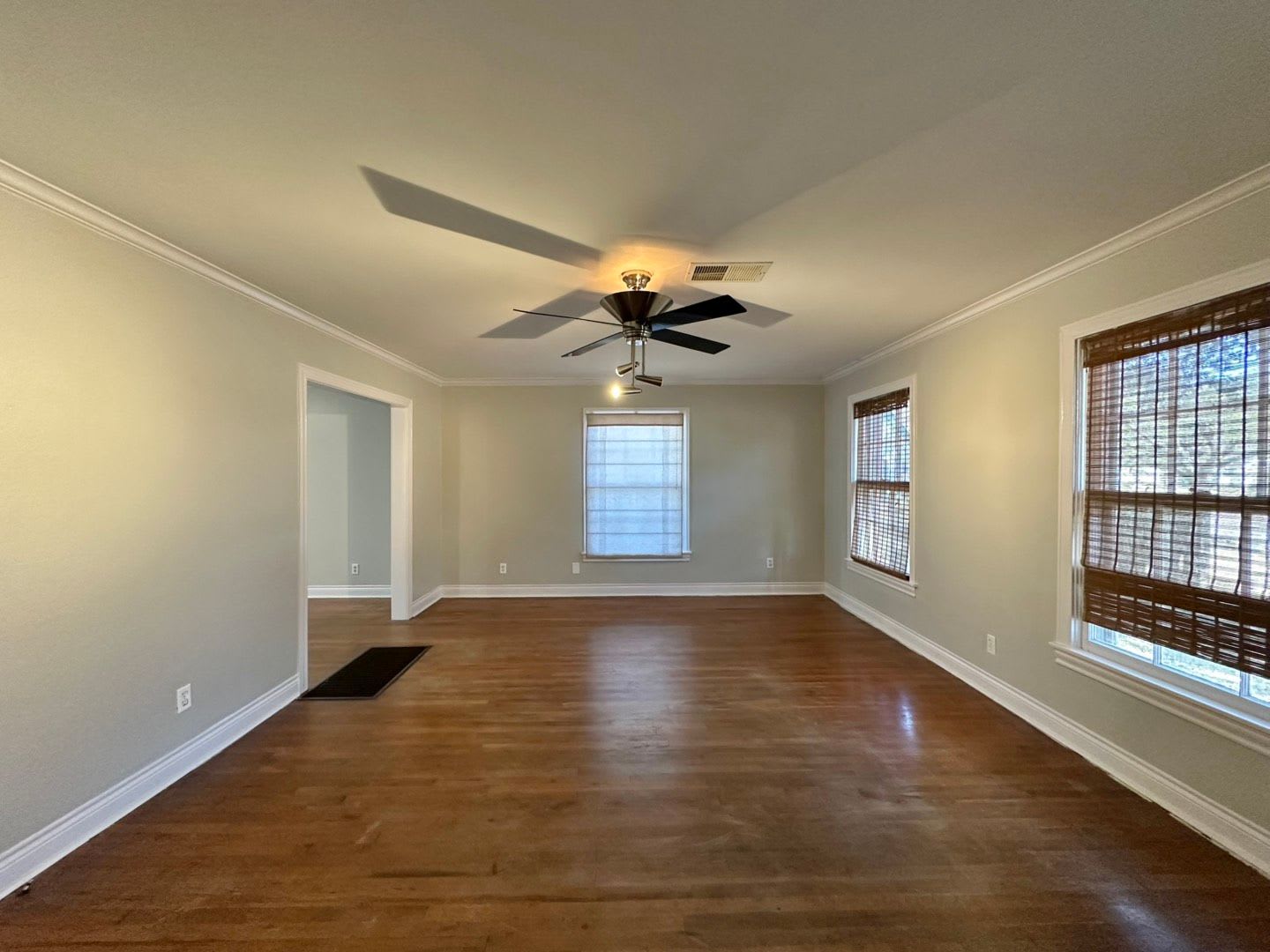 Charming 3 Bedroom 2 Bath Home in Tyler’s Azalea District! – photo 4