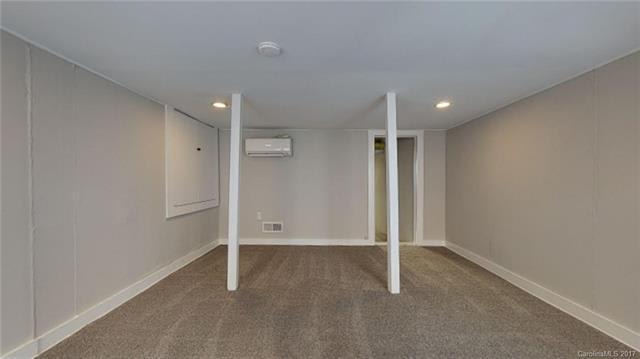 Amazing light filled studio apartment on the Trolley line in the historic Elizabeth neighborhood! – photo 4