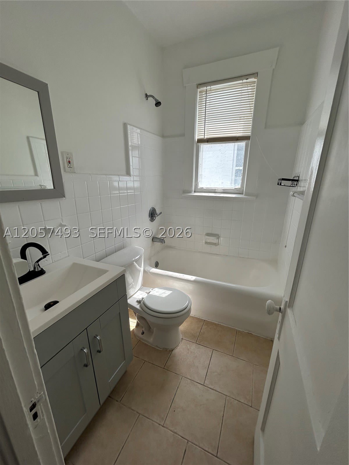 529 Ne 66Th St – photo 5