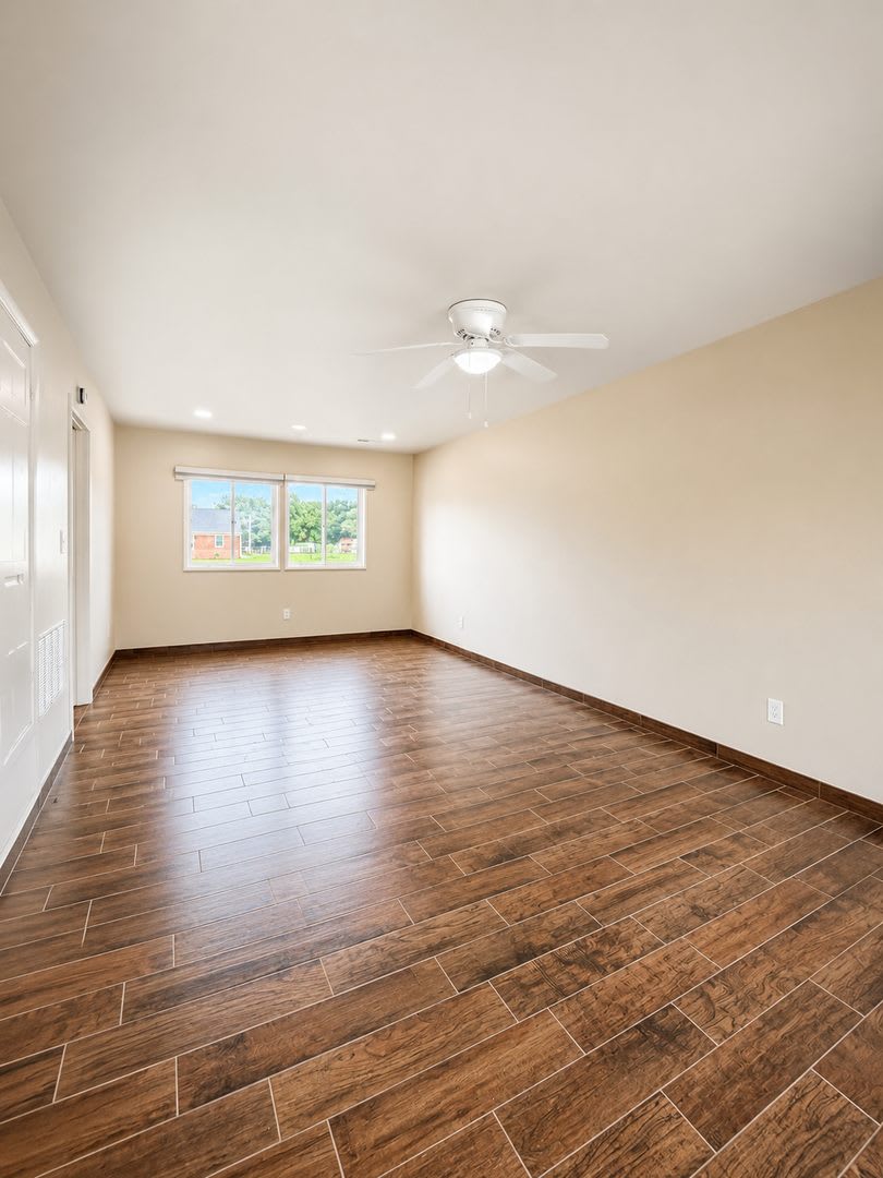 Completely Remodeled 4BR Home Steps from Alabama A&M University – photo 3
