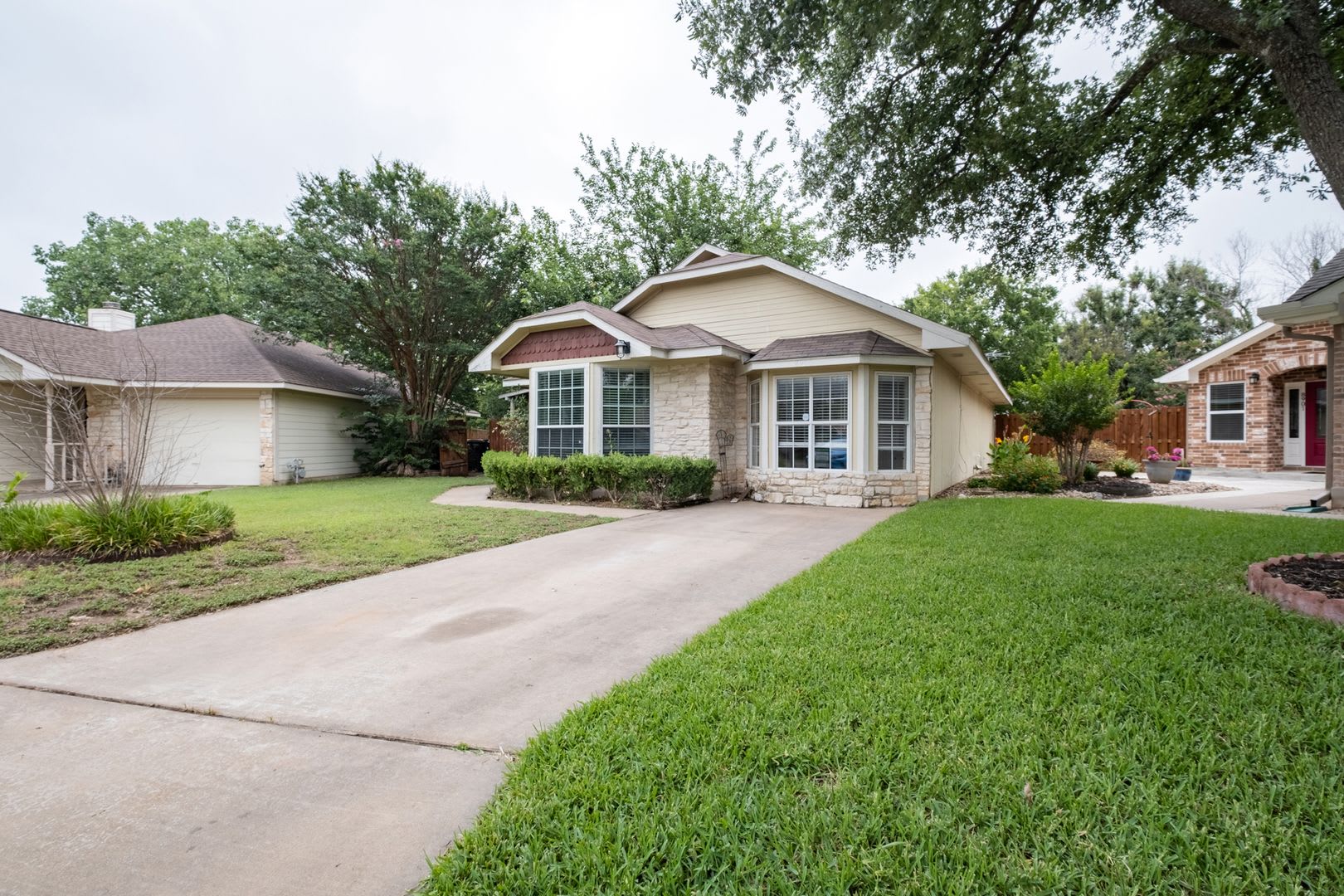 4 Bedroom, 2 Bath Home w/ Converted Garage in North Austin – photo 3