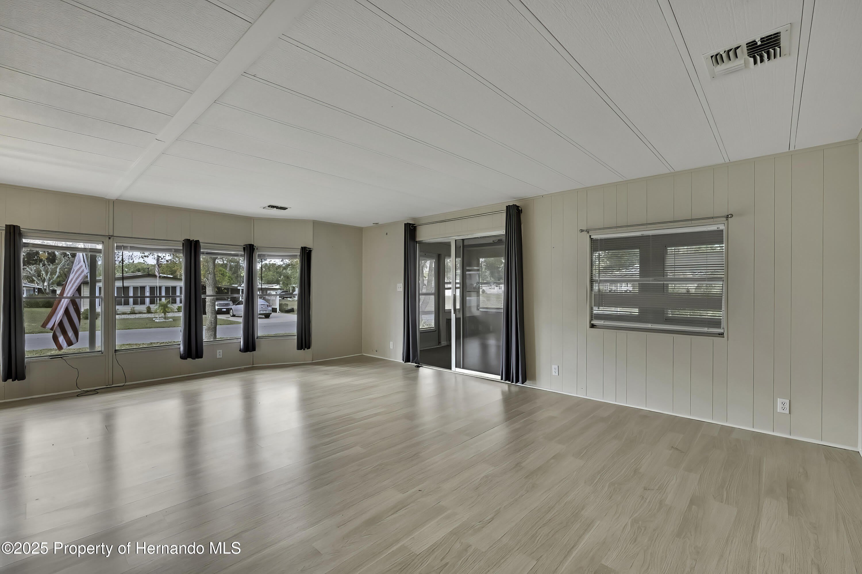 8054 Mission Street – photo 5