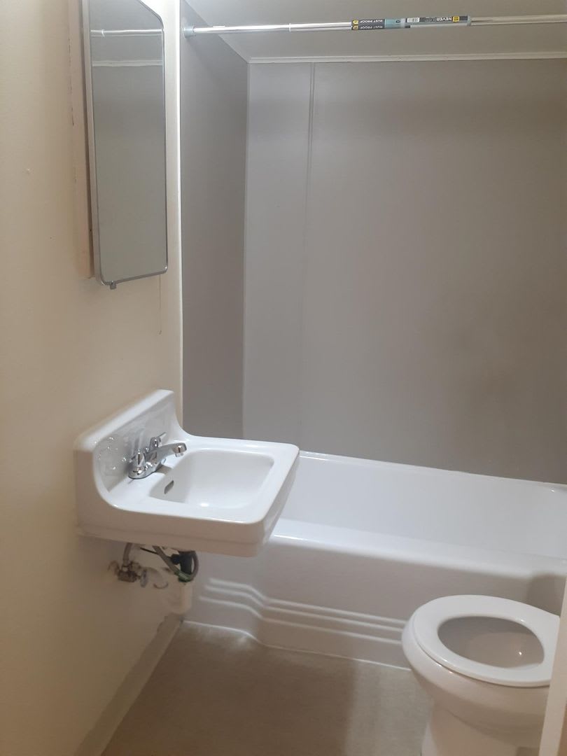 California Avenue Apartments – photo 4