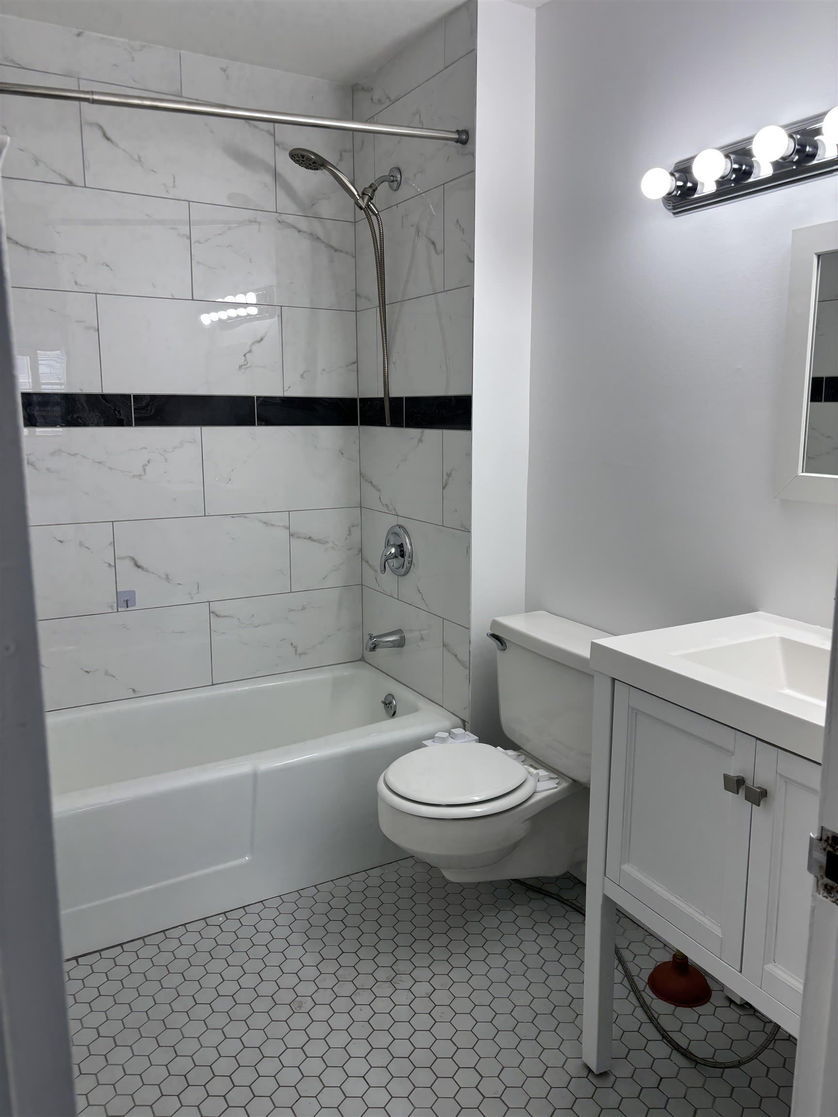 7000 BLVD E – photo 3