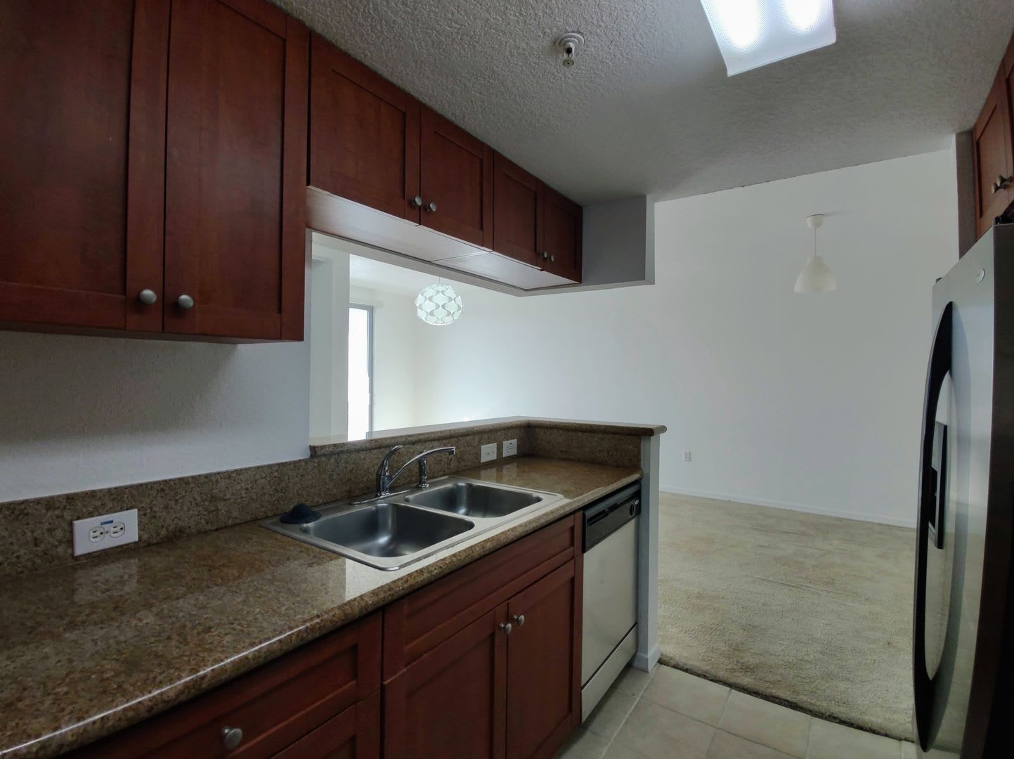 Modern 1BR/1BA Condo with Stainless Steel Appliances – Downtown Miami – photo 3