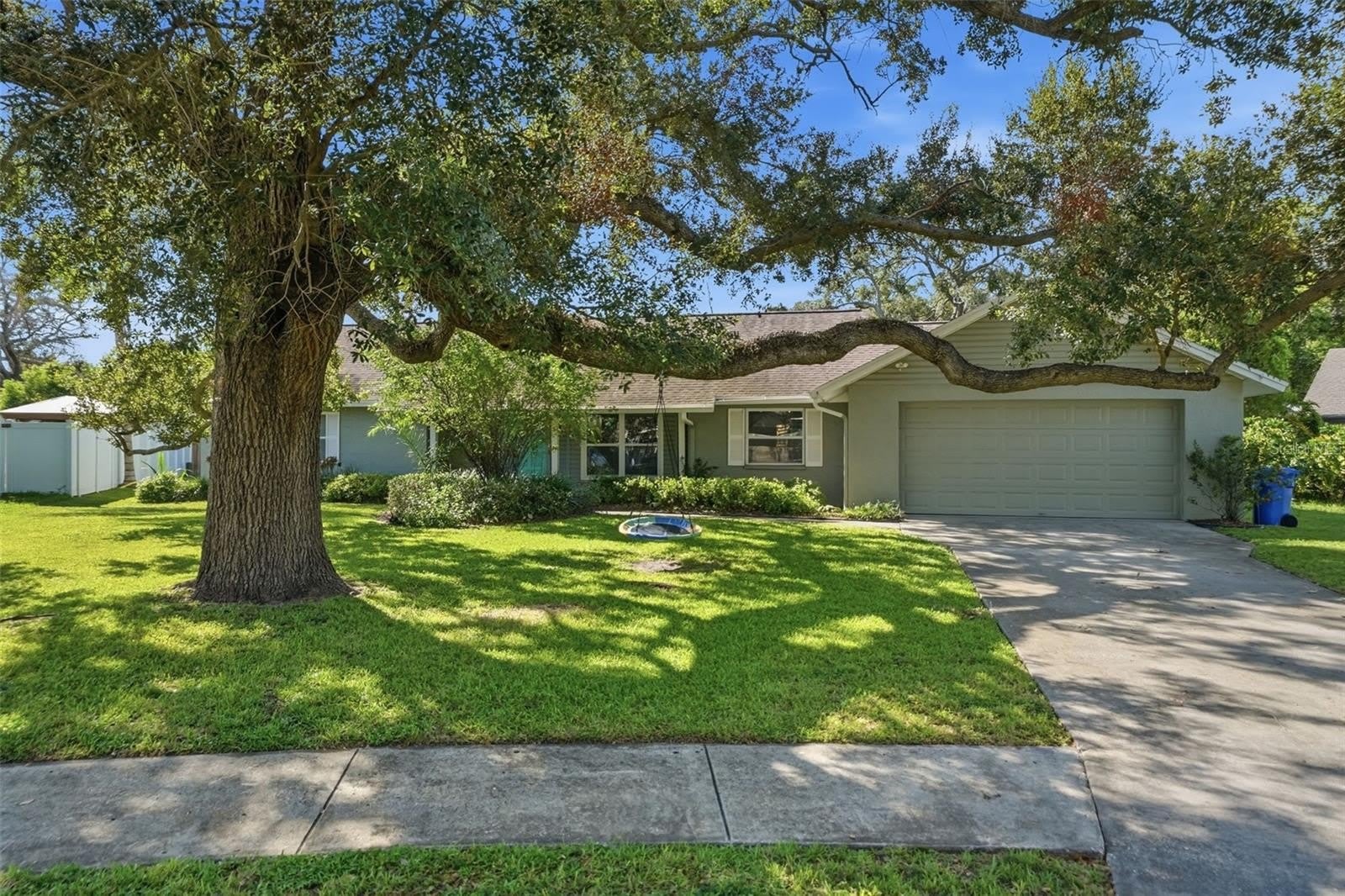 13536 LAKE MAGDALENE Drive – photo 3