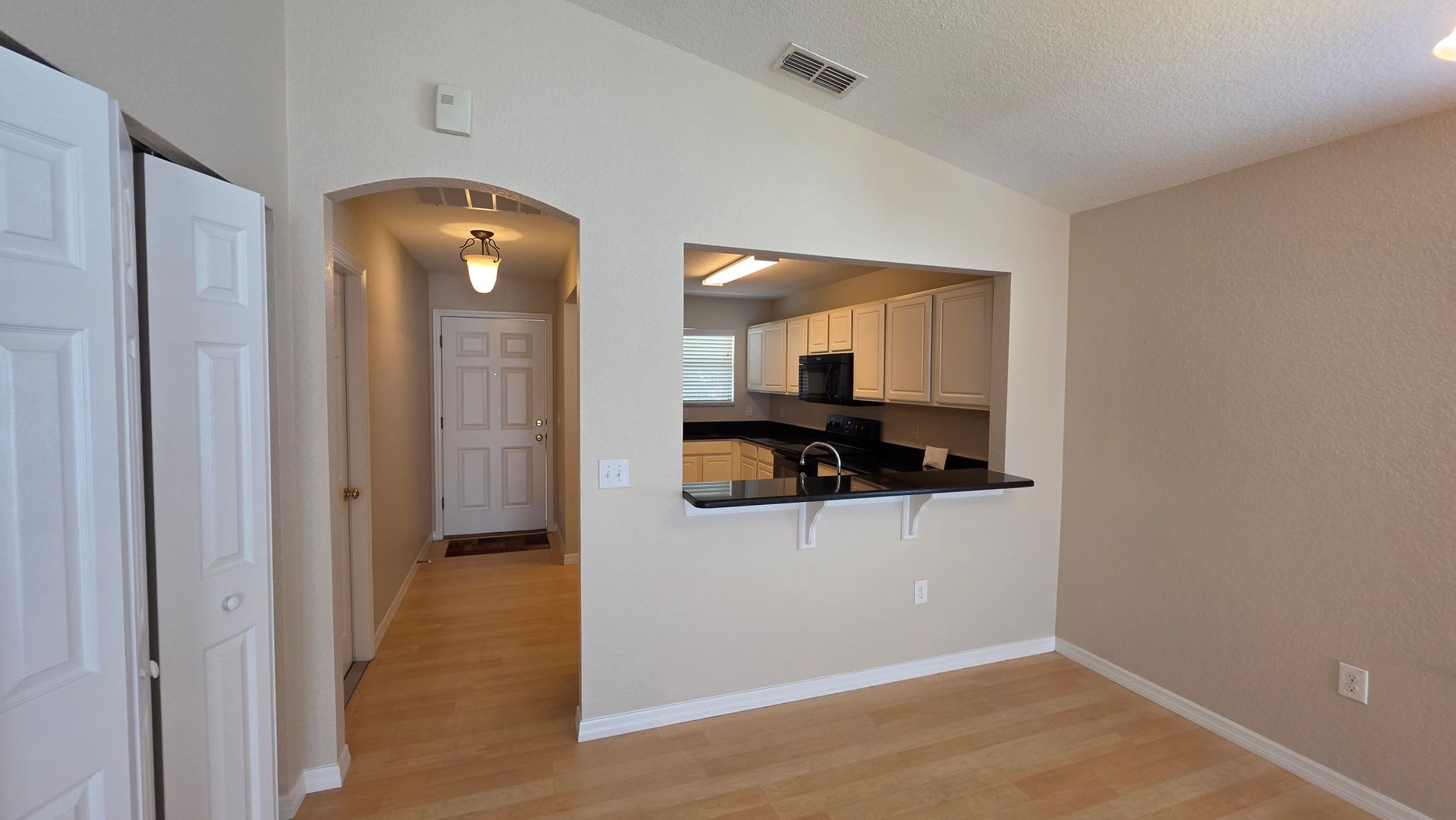 Charming 3-Bed, 2-Bath Home Near The Villages – photo 3