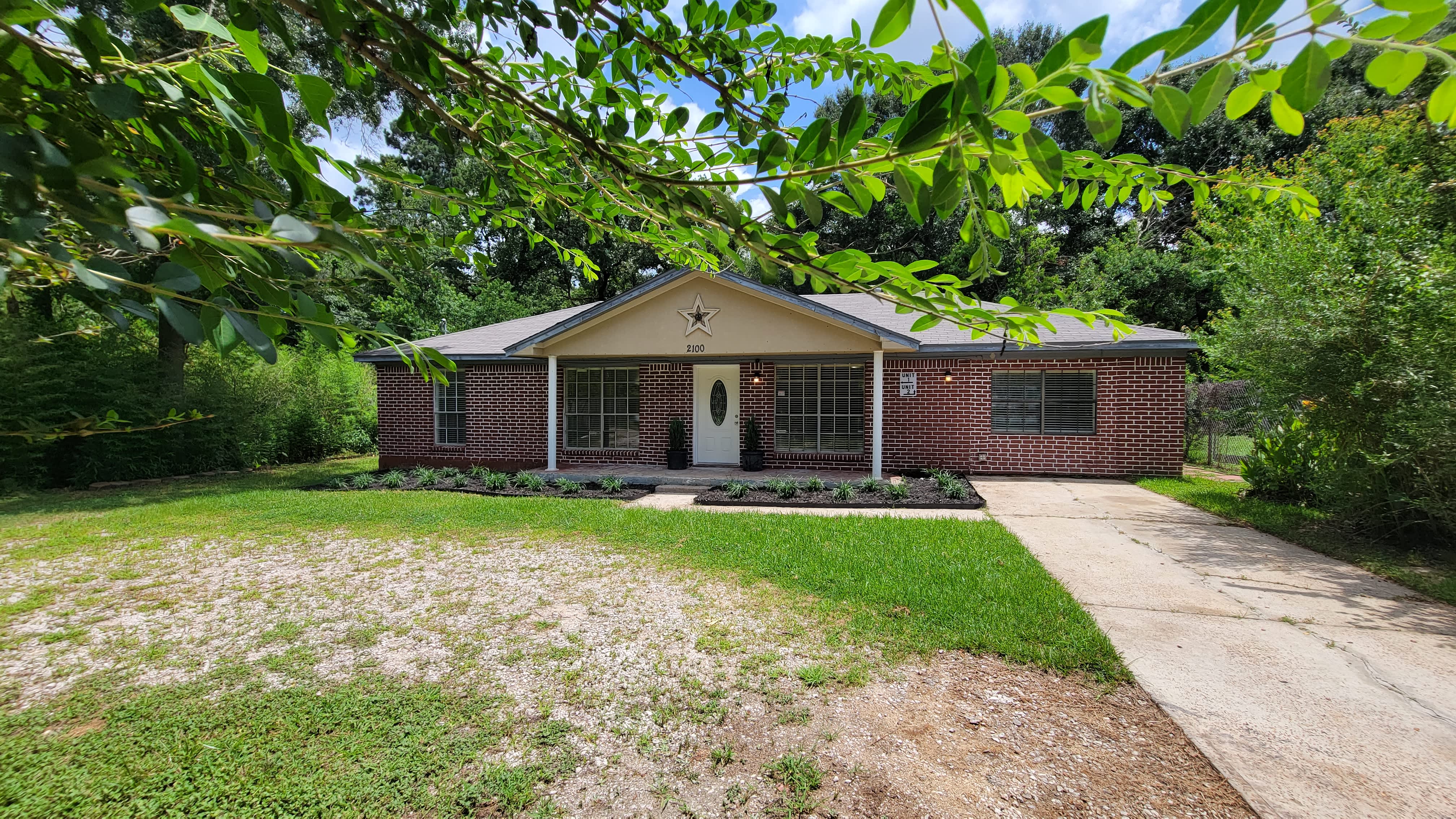 2100 Hill Top Ct – photo 3
