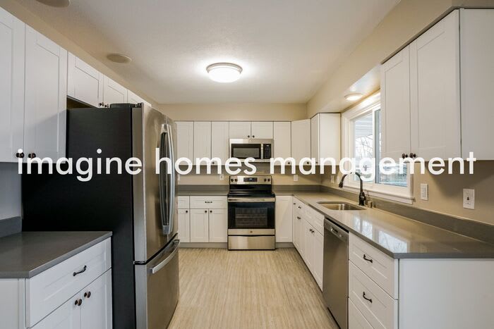 172 150th Street West – photo 5