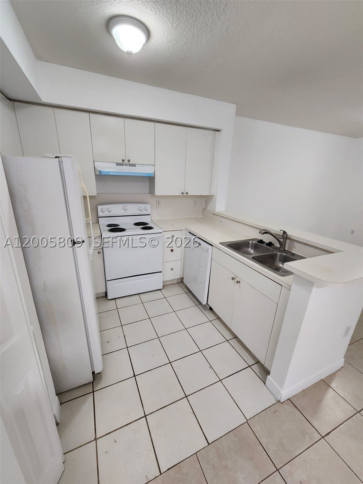 11060 SW 196th St – photo 2