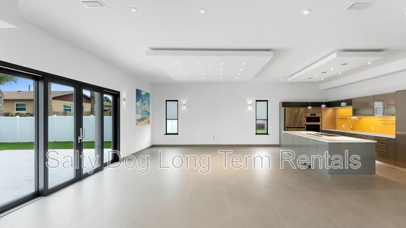 3001 John Anderson Drive – photo 4