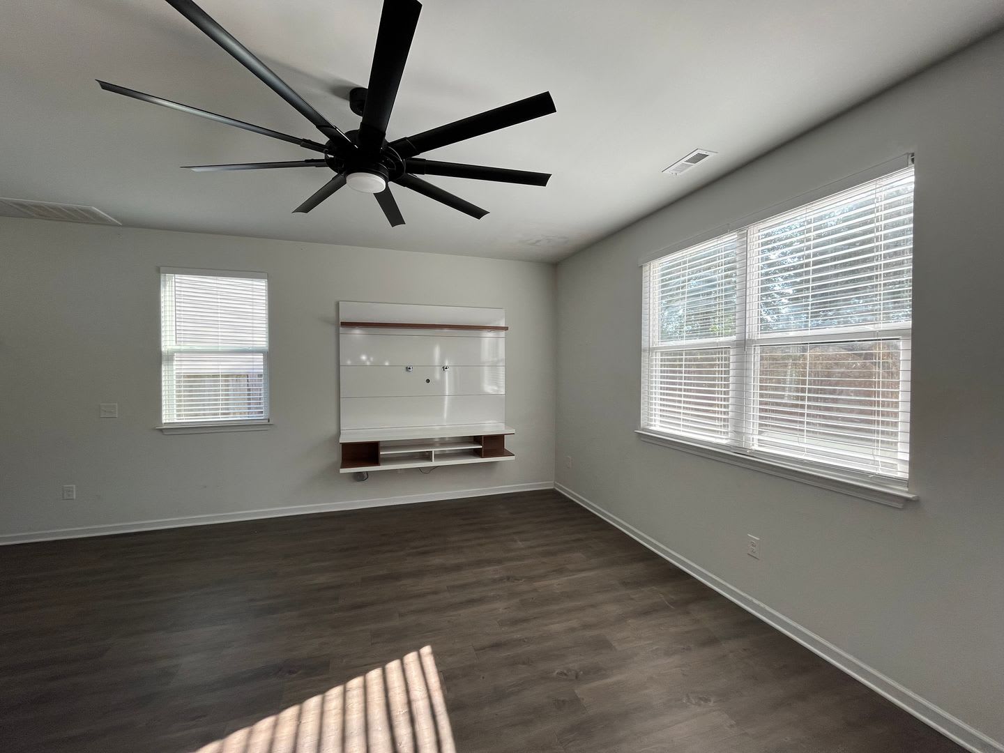 Beautiful 4-Bedroom Home in Leland! – photo 5