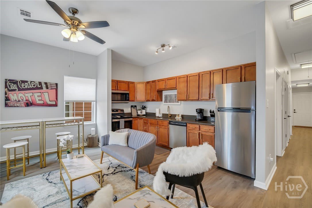 323 W 31st Street – photo 5