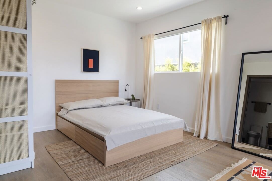 925 N Mariposa Ave – photo 4