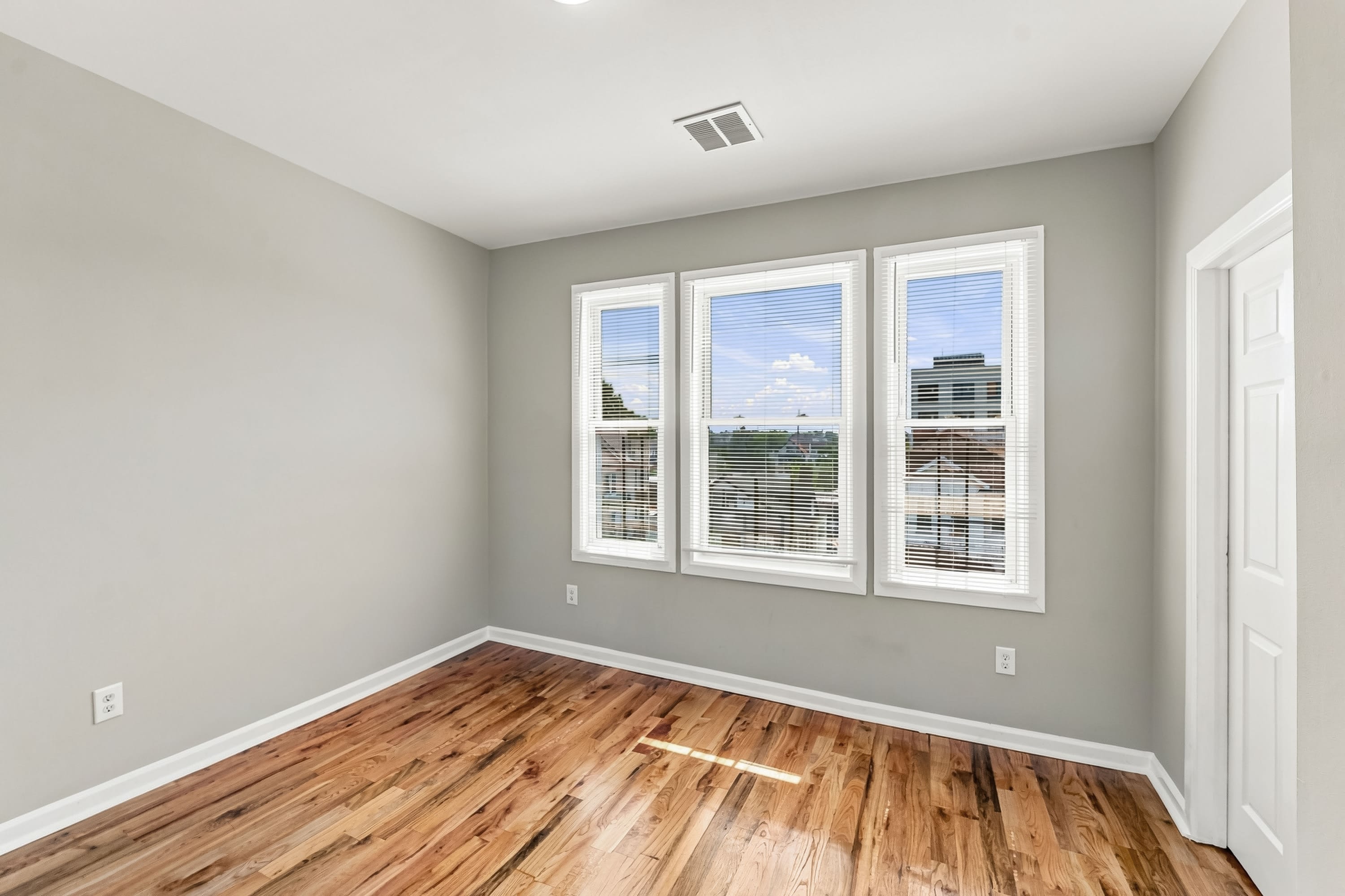422 Woodside Avenue – photo 4