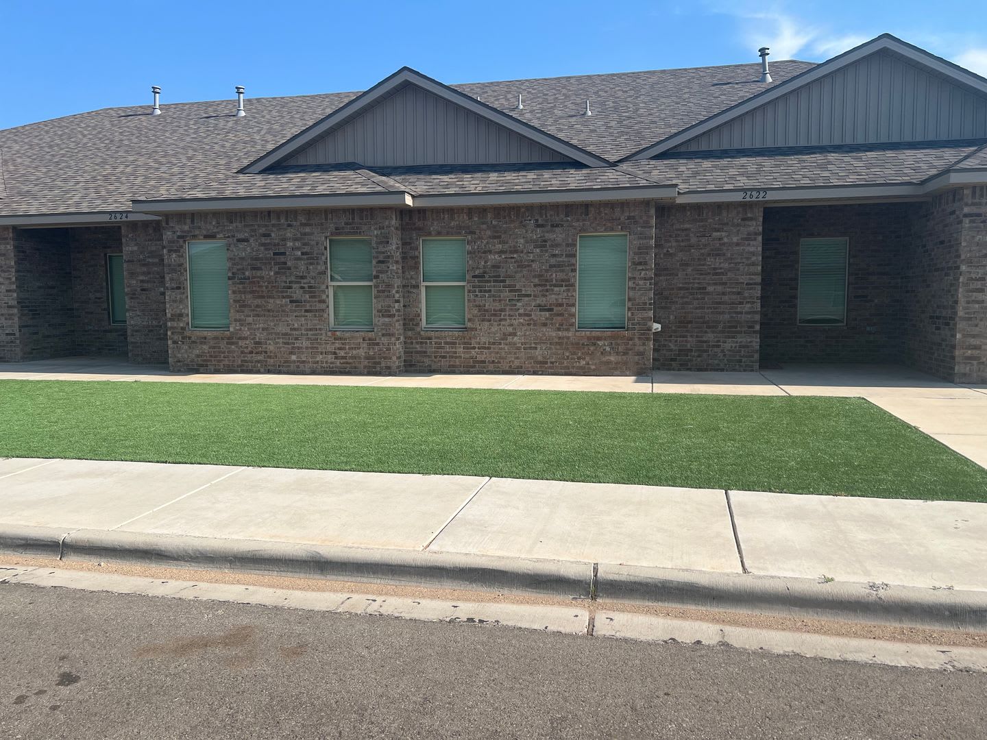 Townhome- Walking Distance to Lubbock Cooper- HALF OFF FIRST FULL MONTH'S RENT – photo 3