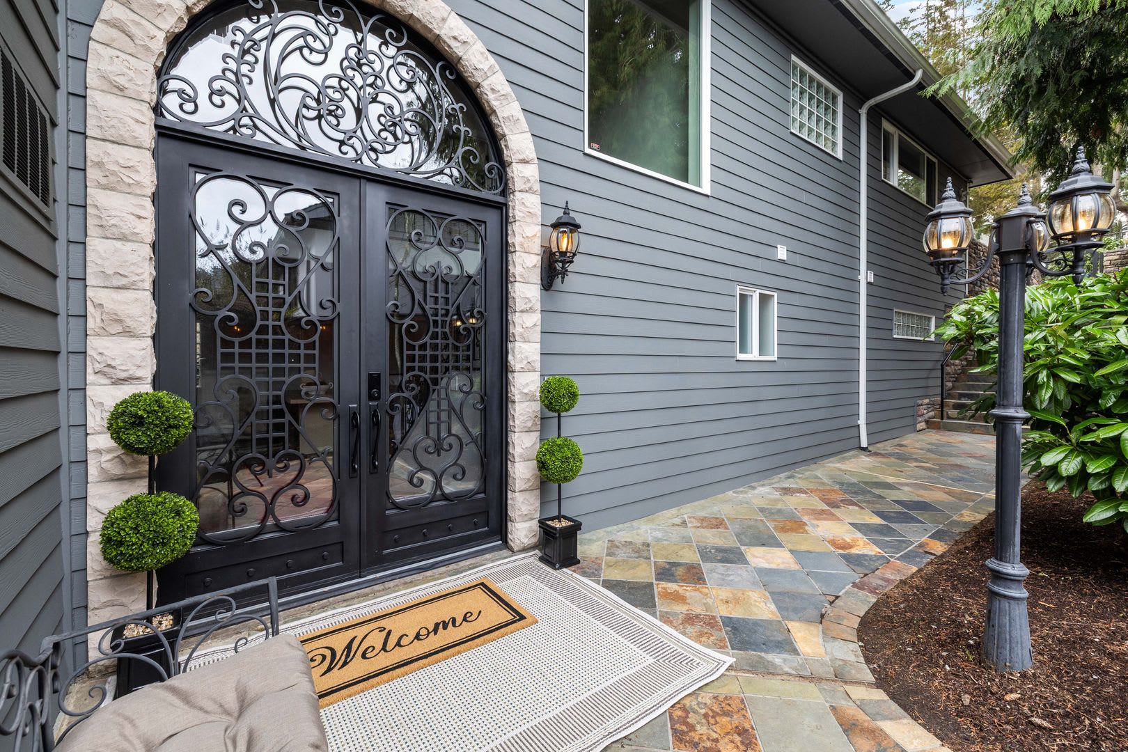 4Bd/4.75Ba Bellevue Home – photo 2