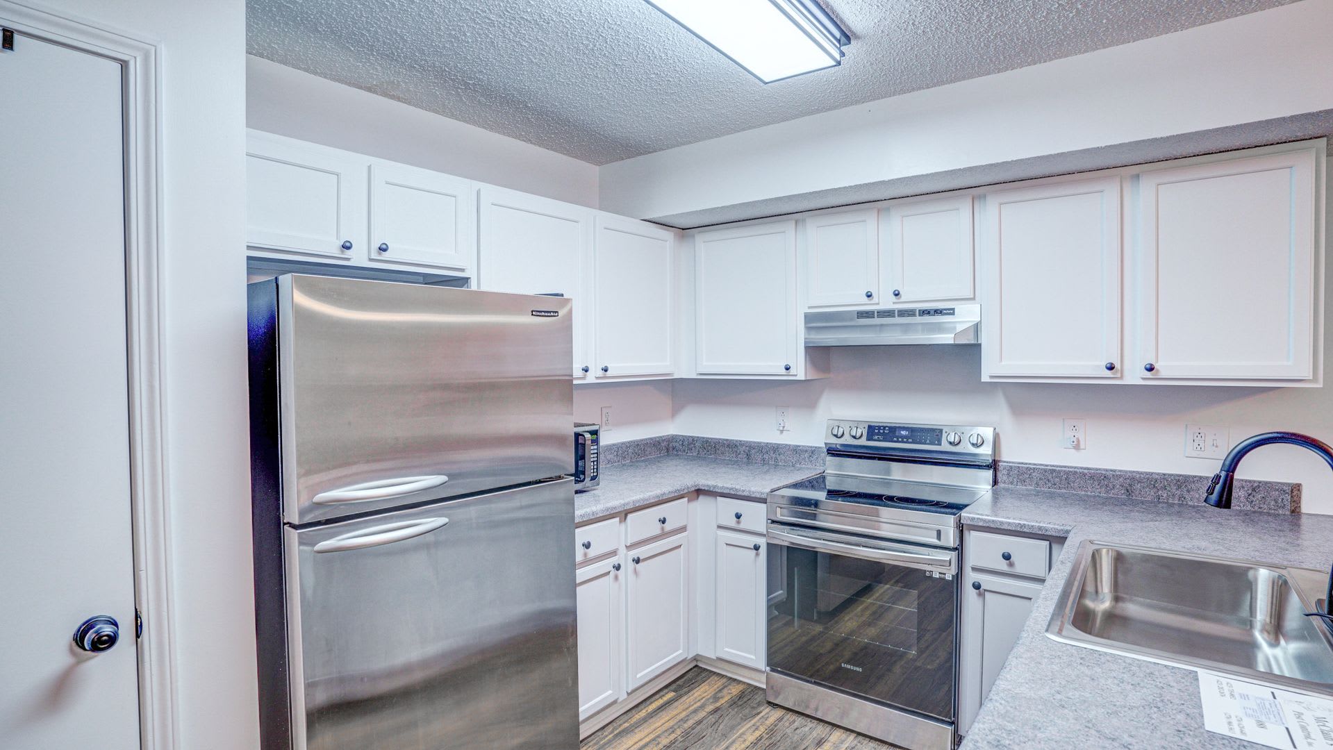 2 Bdrm / 1.5 Bath Townhouse in Johnson City – photo 3