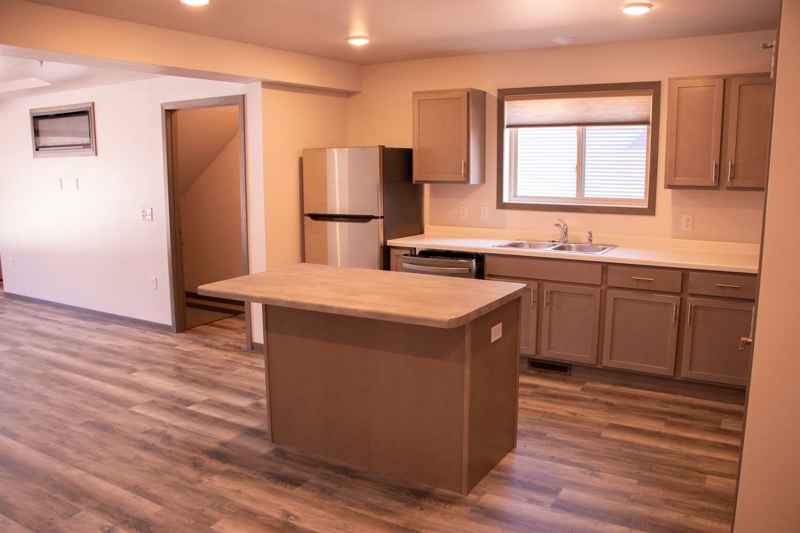 Spacious 2 Bed Southside Townhome! – photo 5
