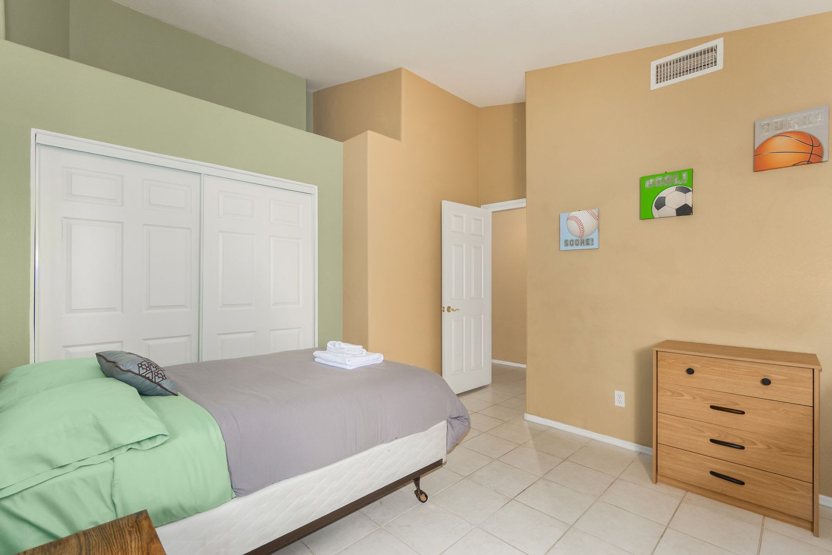 Spectacular 5 bdrm Home, OFFERS SOLAR ELECTRIC! – photo 5