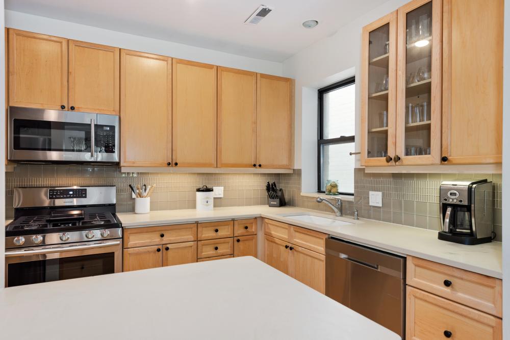 2439 N Burling St – photo 5