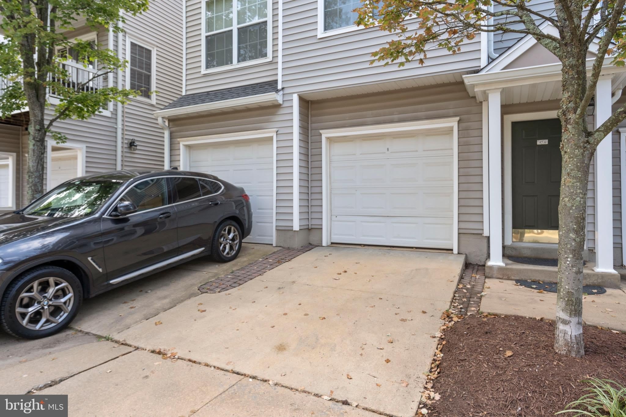 4525 Superior Square – photo 3