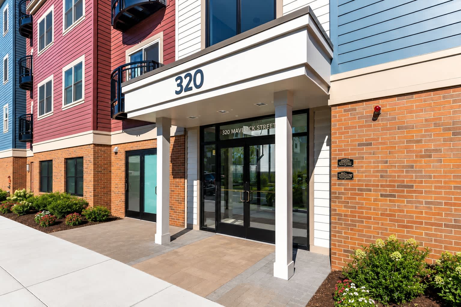 320 Maverick Place – photo 1