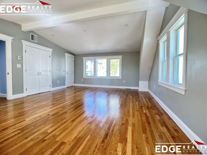 15 Moody St – photo 4