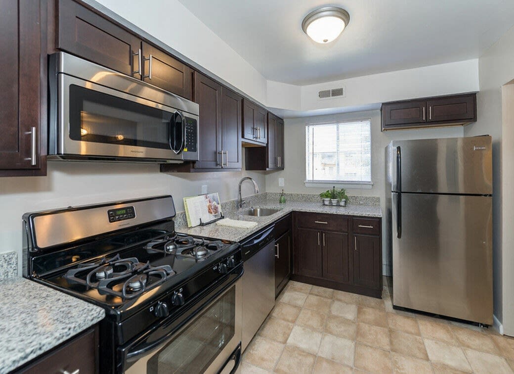 Carriage Club Apartments – photo 3