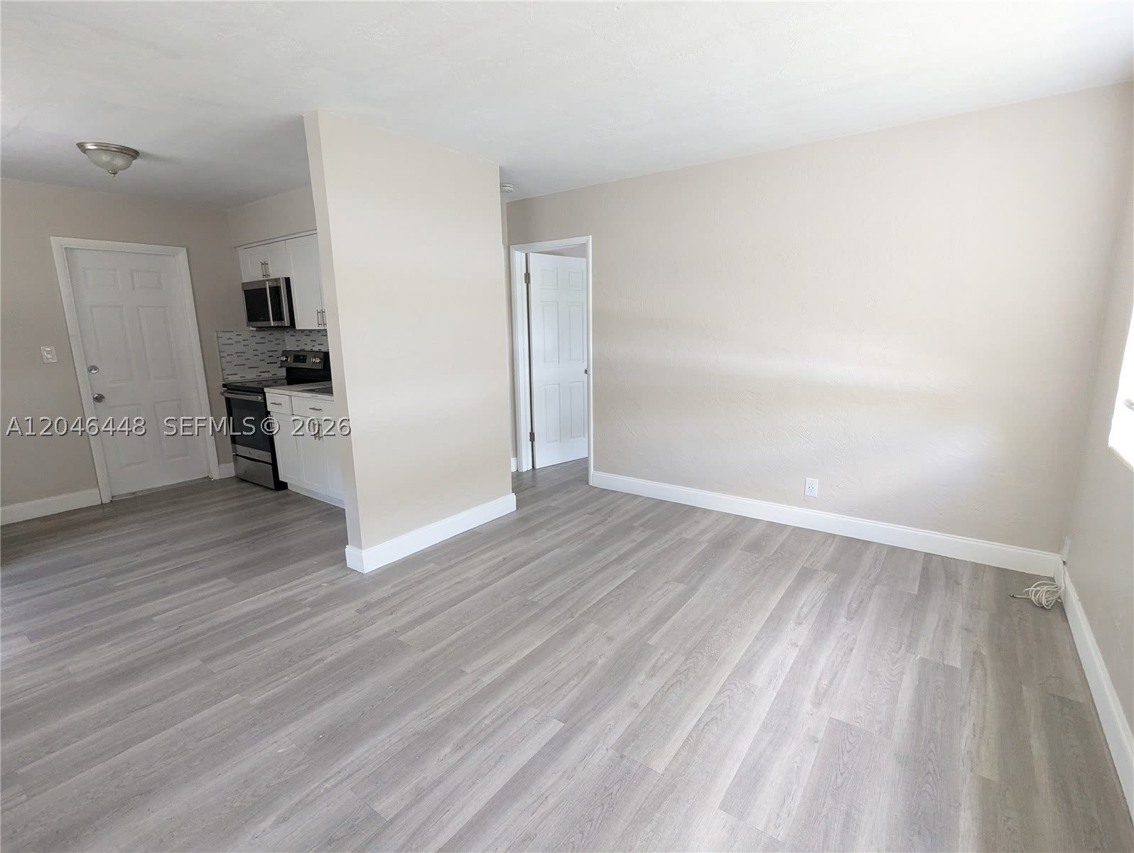 2300 Douglas St – photo 3