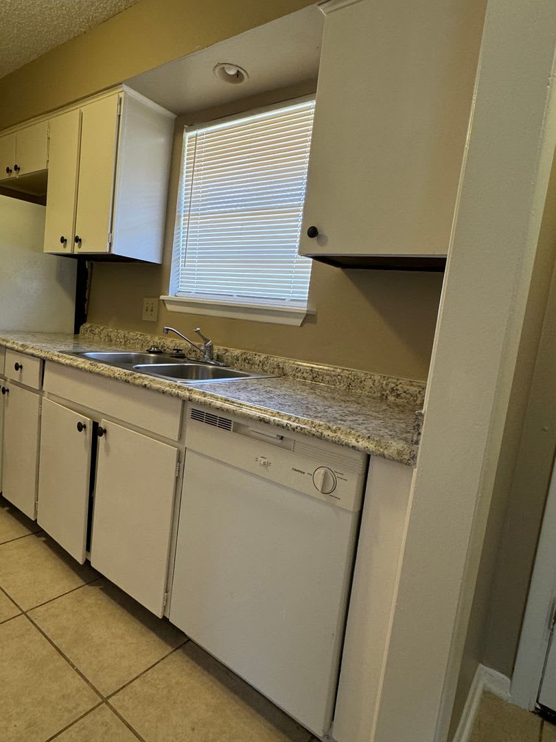 6607 NW Denver – photo 5