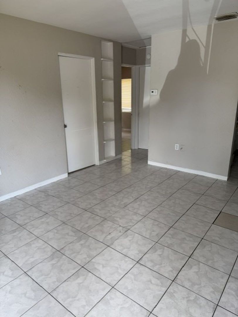 3/1 available now! Close to everything! – photo 4