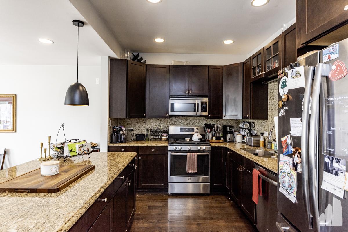 1402 W Grand Ave – photo 1