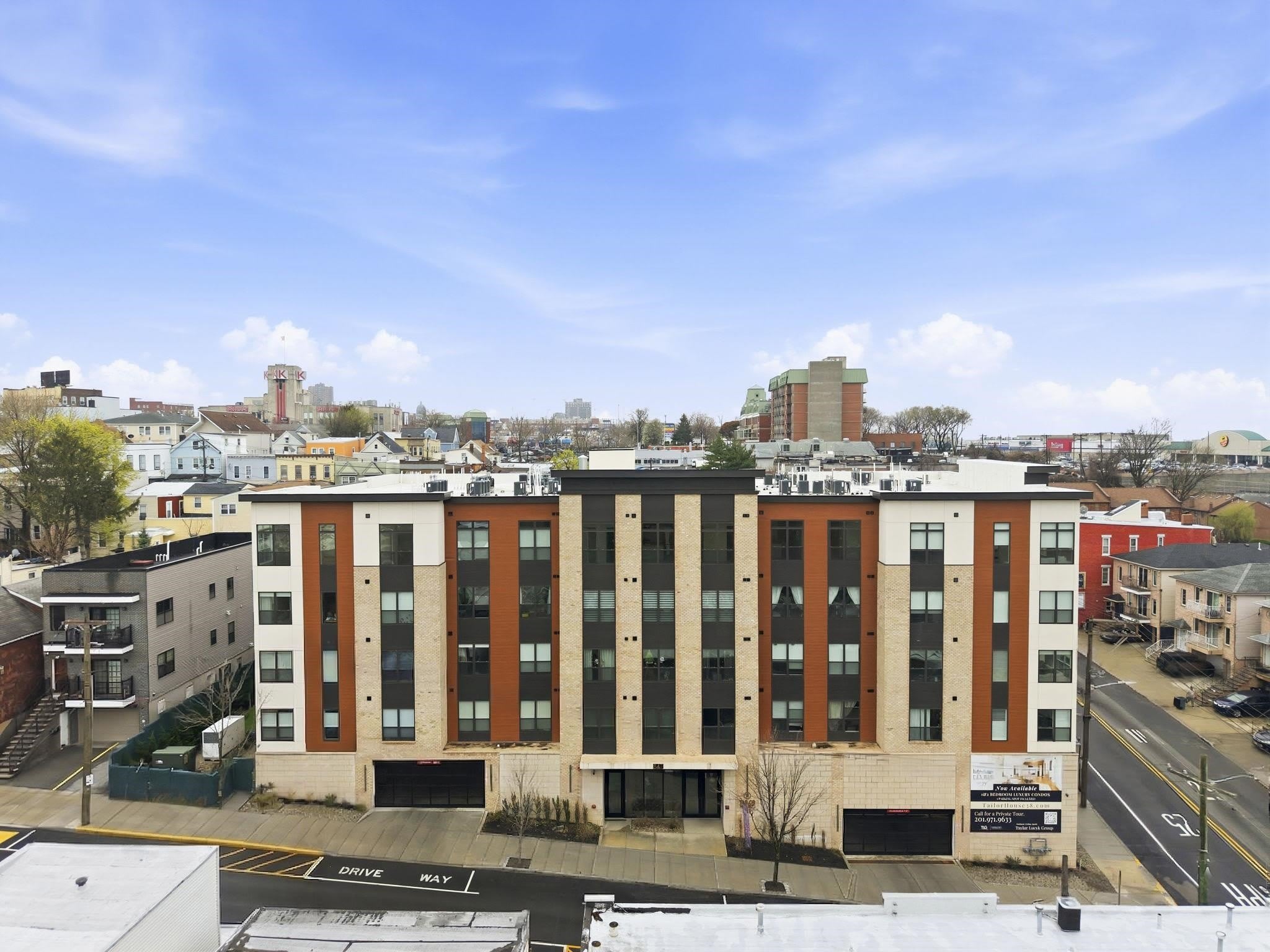 649 38TH ST – photo 4