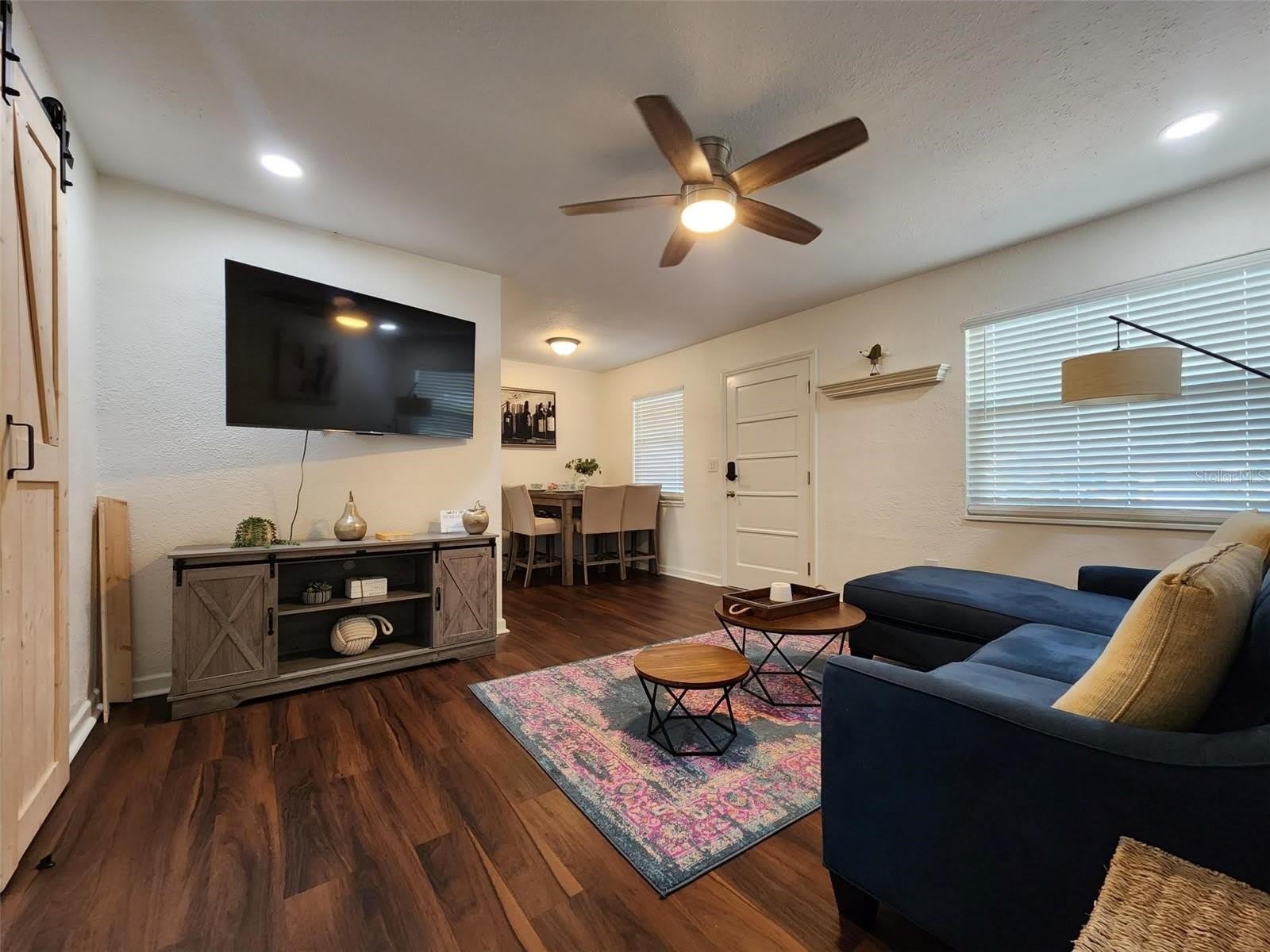 618 S CREST AVE – photo 4