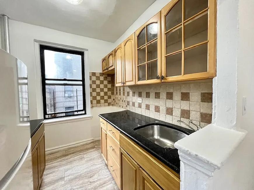 1068 Ward Avenue – photo 3