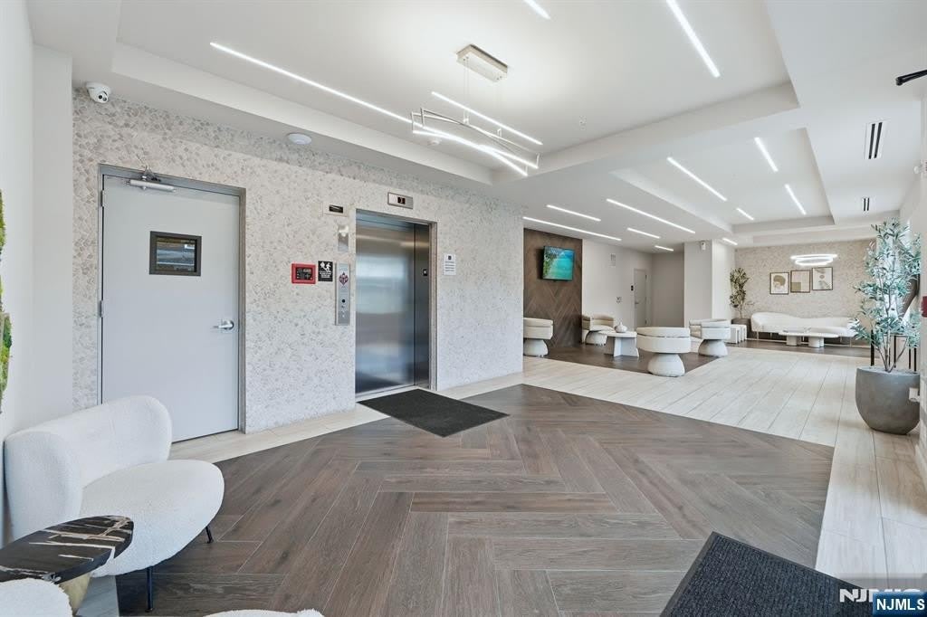 1435 10th Street – photo 2