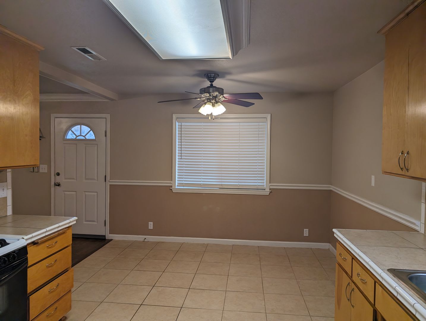 3 Bedroom 3 Bathroom House In Cottonwood – photo 5