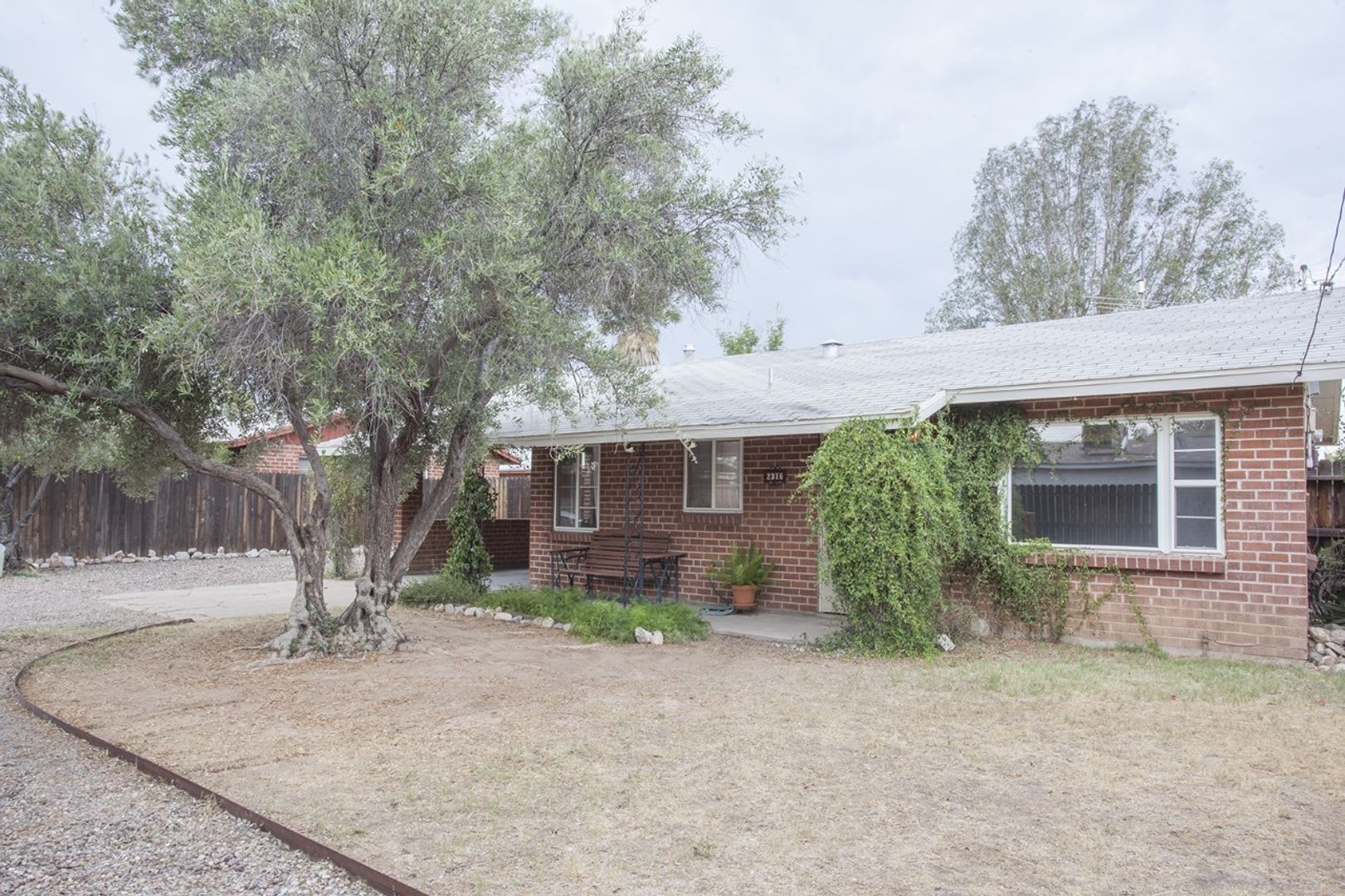 2 bedroom, 1 bath – photo 3