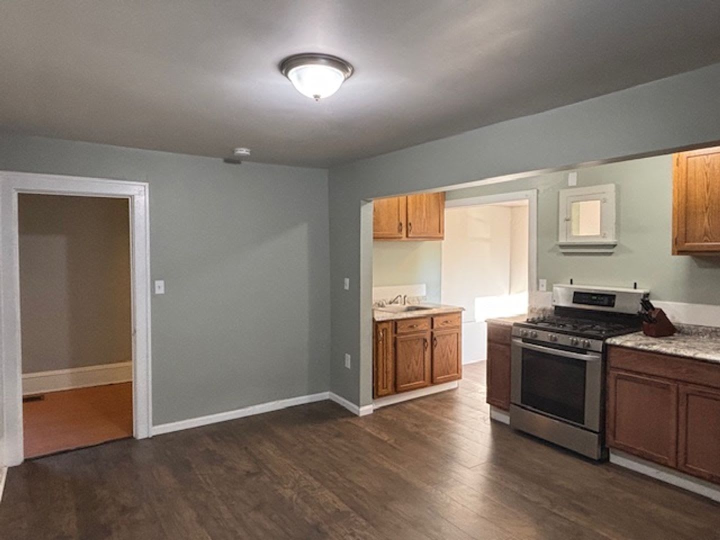 726 Wilson Ave – photo 3