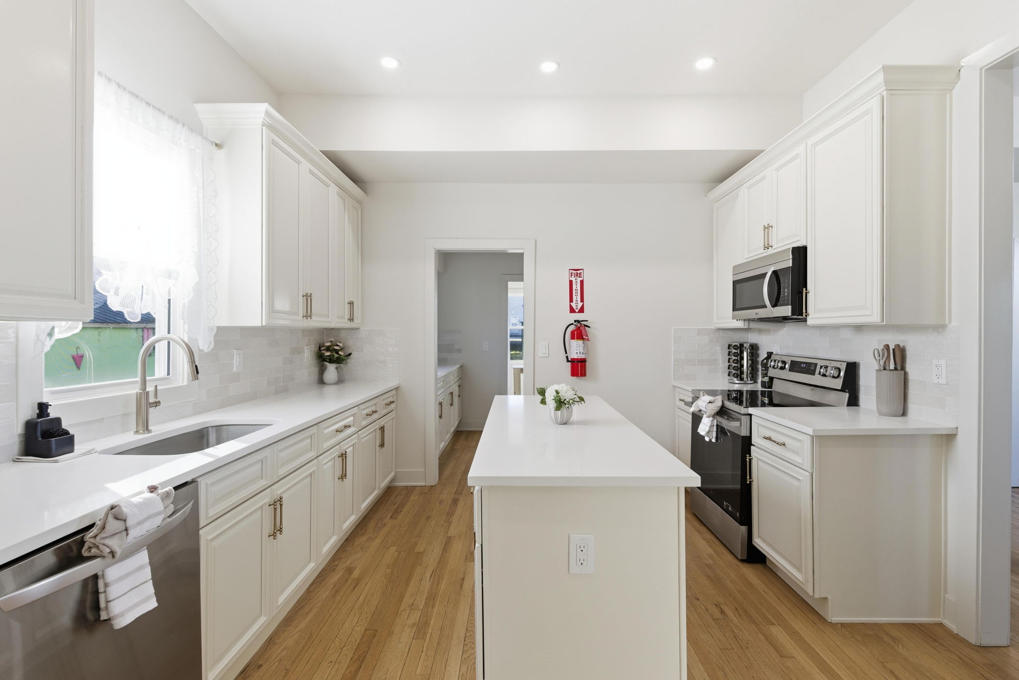 105 Southwest 9 Street – photo 4