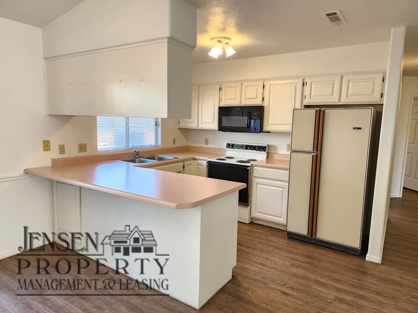 Two Bedroom Home-Community Pool – photo 4